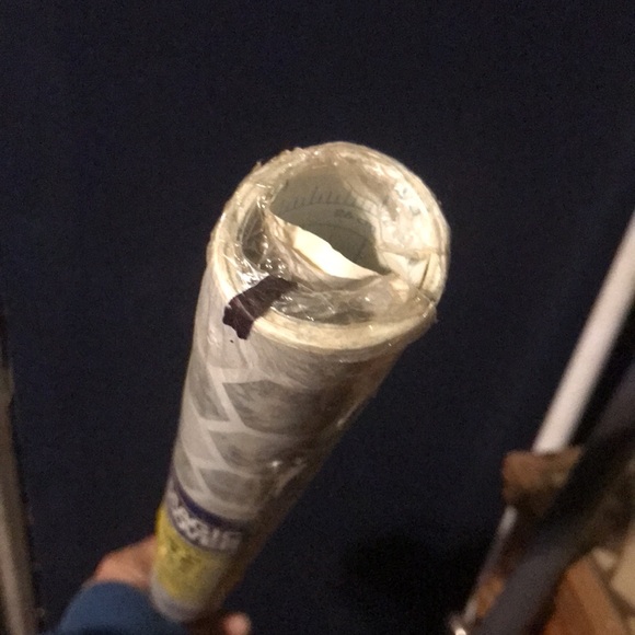 Self adhesive decorative covering 9‘ x 18“ - Picture 3 of 4